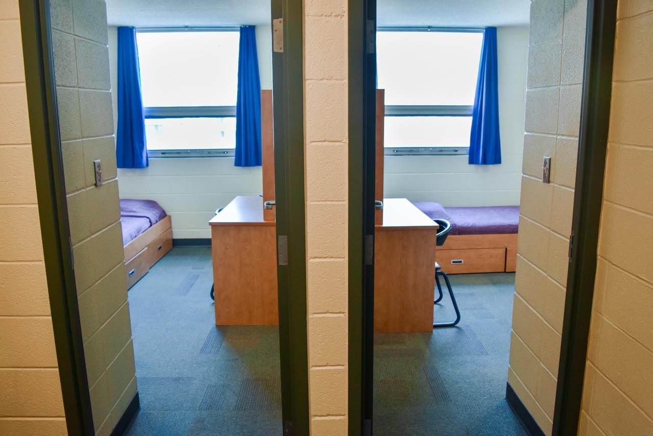 Toronto Metropolitan University- Pitman Hall Residence Экстерьер фото