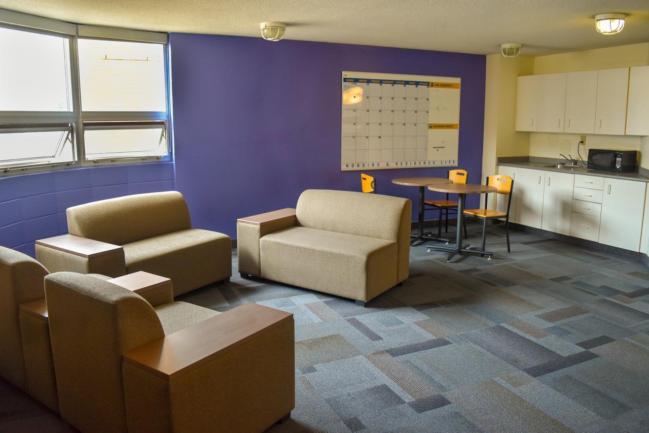 Toronto Metropolitan University- Pitman Hall Residence Экстерьер фото